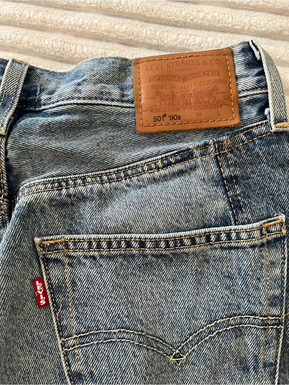 Levi’s 90s 501 Jeans - Picture 11 of 15